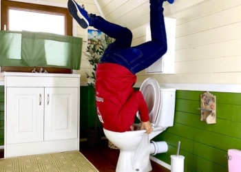 Upside Down House: UK’s First Inverted Photo Experience Upside Down House: UK’s First Inverted Photo Experience