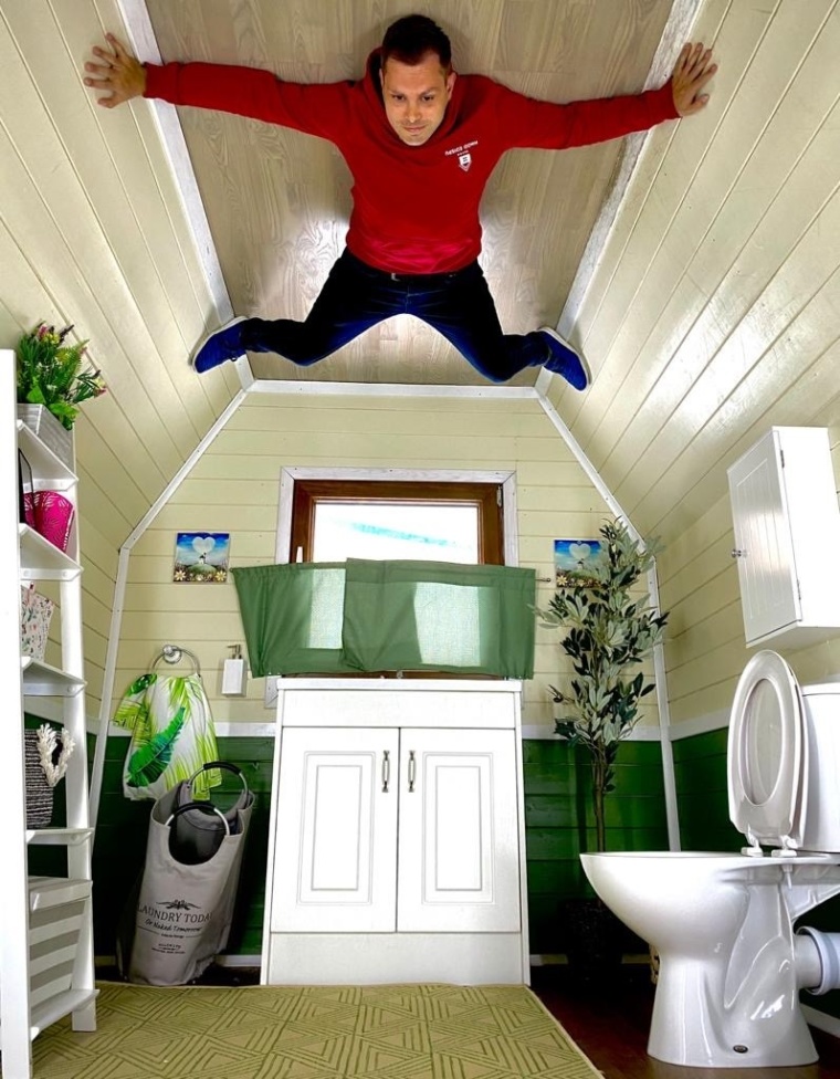 Upside Down House: UK’s First Inverted Photo Experience - Preneur World