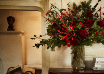 How to Incorporate Flowers for a Luxe Christmas