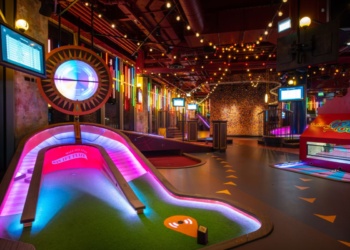 Summer Fun at Puttshack Indoor Mini Golf Summer Fun at Puttshack Indoor Mini Golf