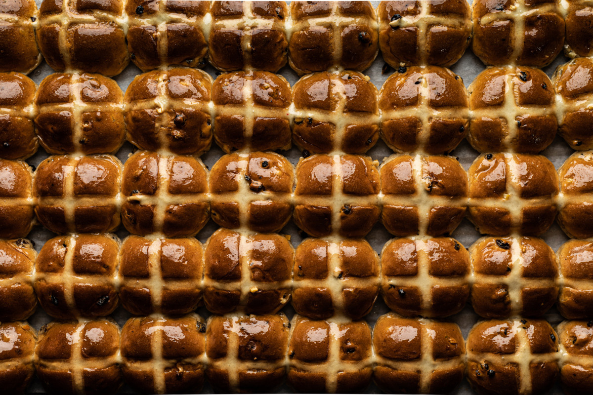 hot cross buns