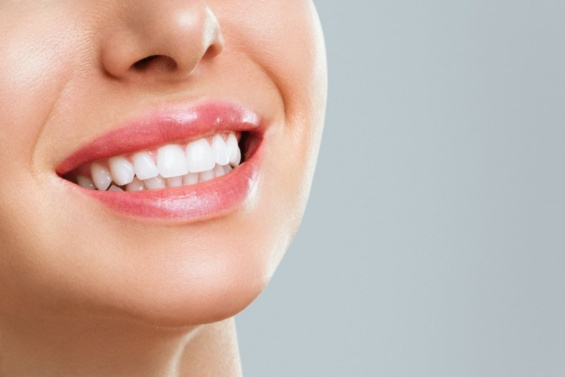 Teeth Whitening Truths: What Works, What’s a Waste of Money, and What Could Damage Your Teeth
