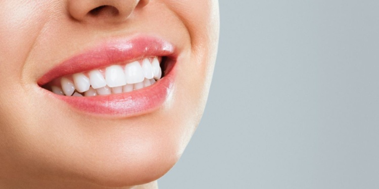 Teeth Whitening Truths: What Works, What’s a Waste of Money, and What Could Damage Your Teeth